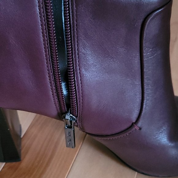 Nine West Burgundy Leather booties - Picture 2 of 8